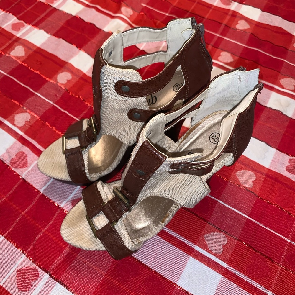 Deb Size 8.5 wedges